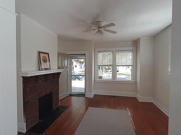 3rd image of 208 W Blake Ln