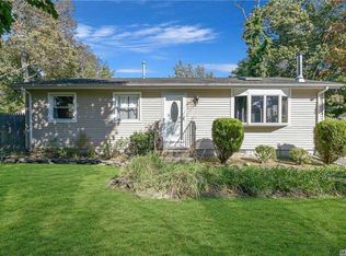 127 Moriches Dr, Mastic Beach, NY 11951