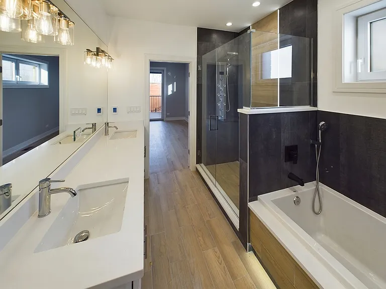 3745 S Lake Park Ave #2 — Photo 7