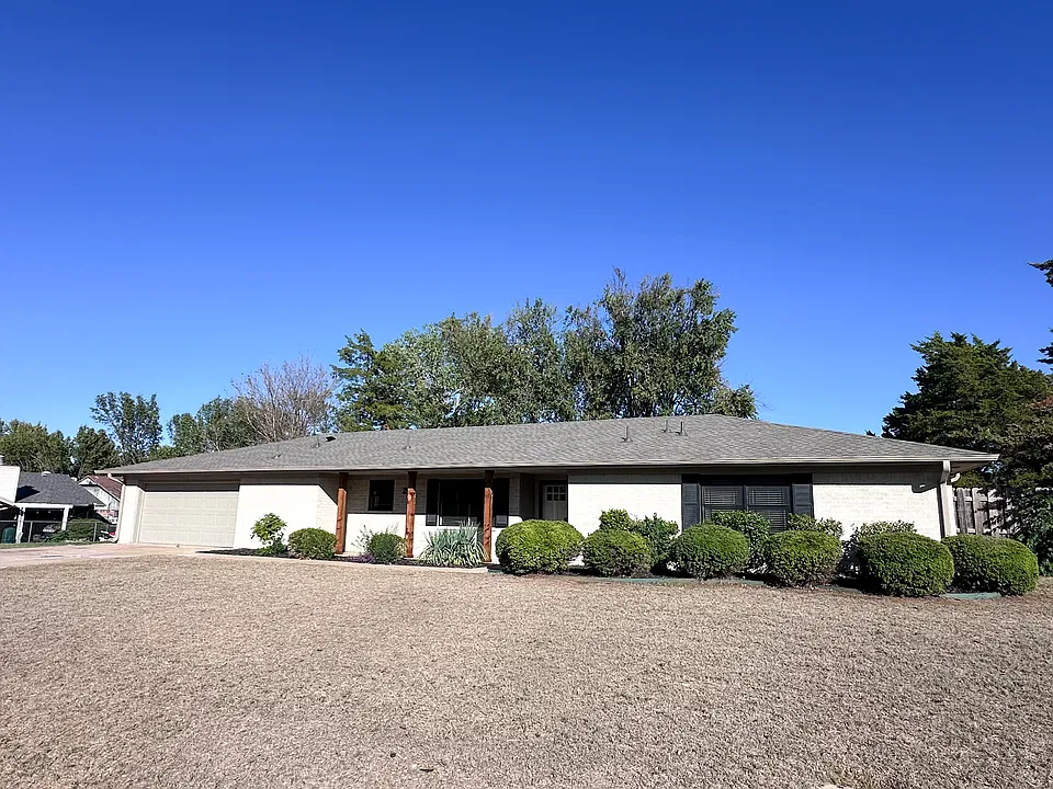236 SE Sungate Blvd