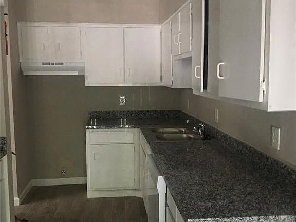 3rd image of 5625 Antoine Dr #210