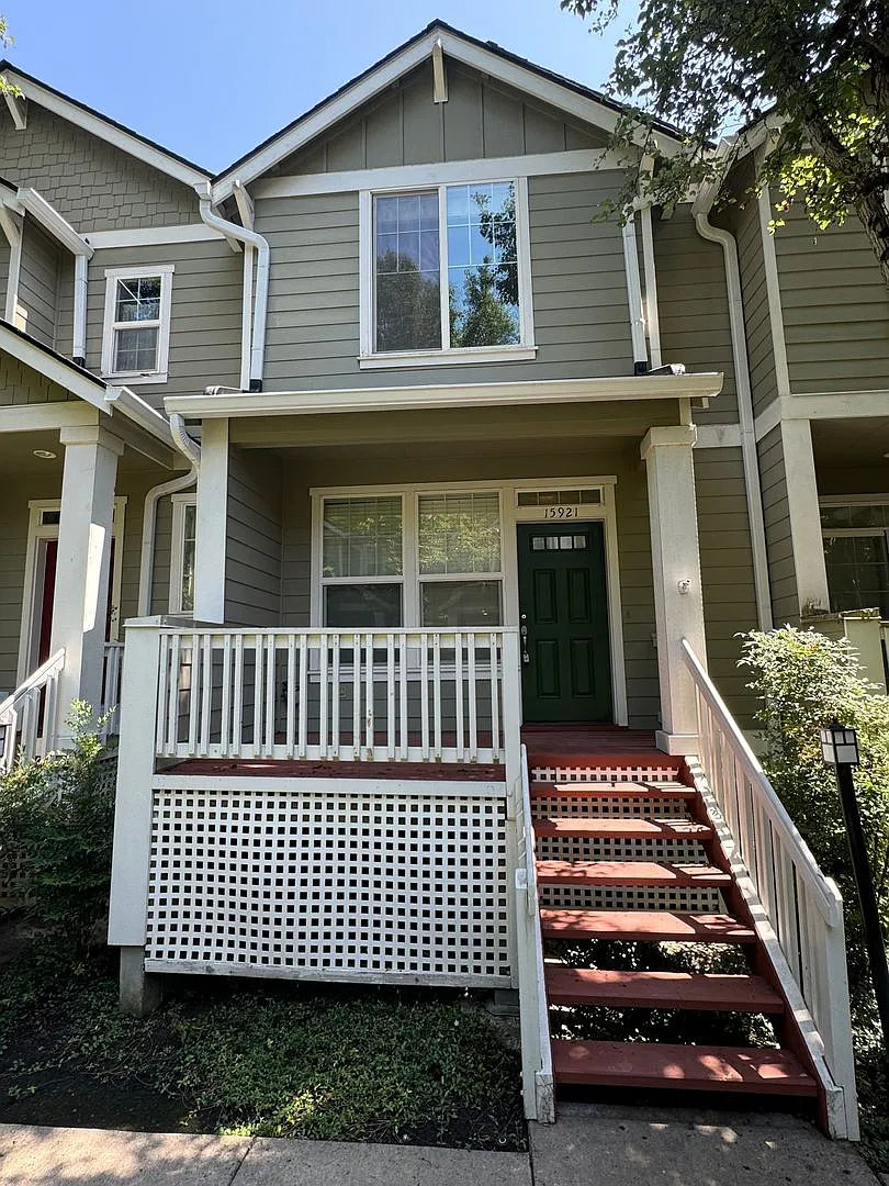 15921 SW Mortondale Lane ~ Lovely Townhome — Photo 1