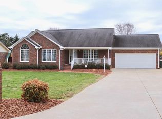 712 Rockwood Dr, Graham, NC 27253