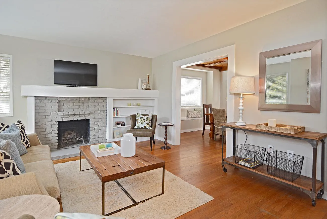 4 bed, 2000 sqft, $3,500 — Photo 4