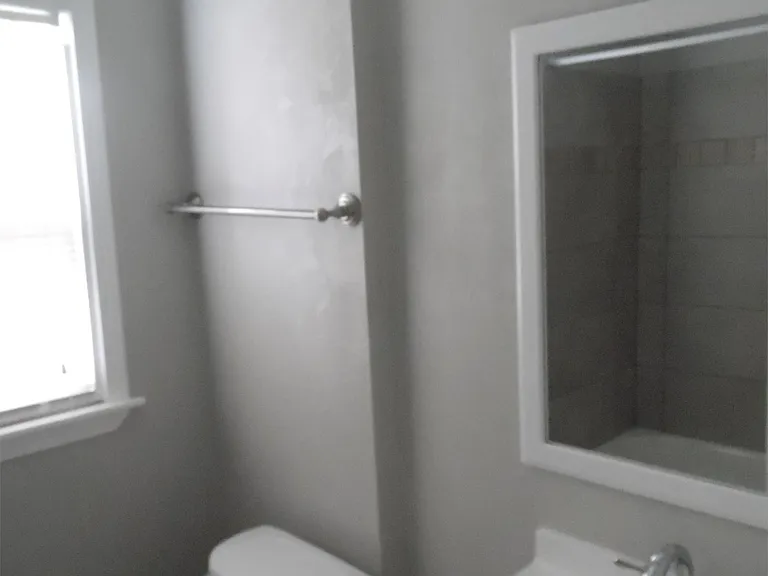 335 SE 44th St — Photo 11