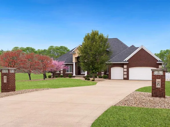 4601 Plumberry Rd, Ely, IA 52227
