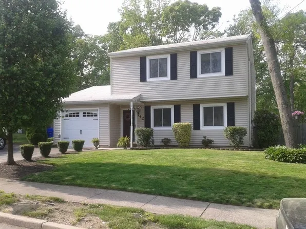 742 Baltic Dr, Brick, NJ 08723