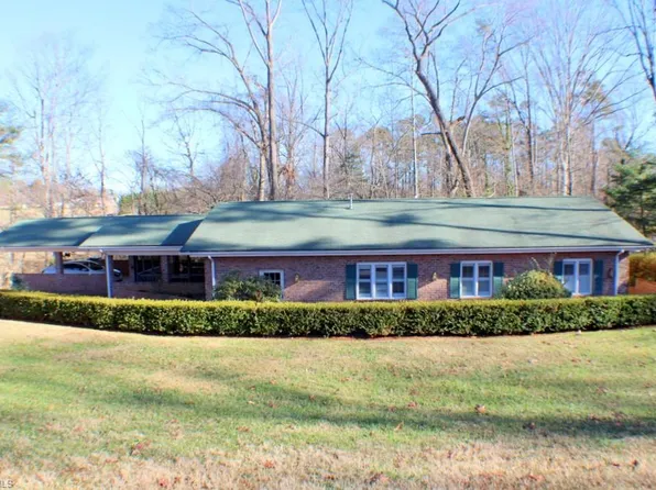509 Blessing Dr, Dobson, NC 27017