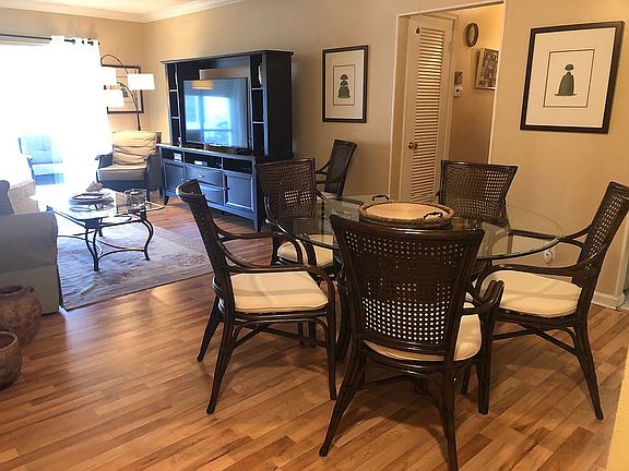 5th image of 2220 NE 68th St APT 1024