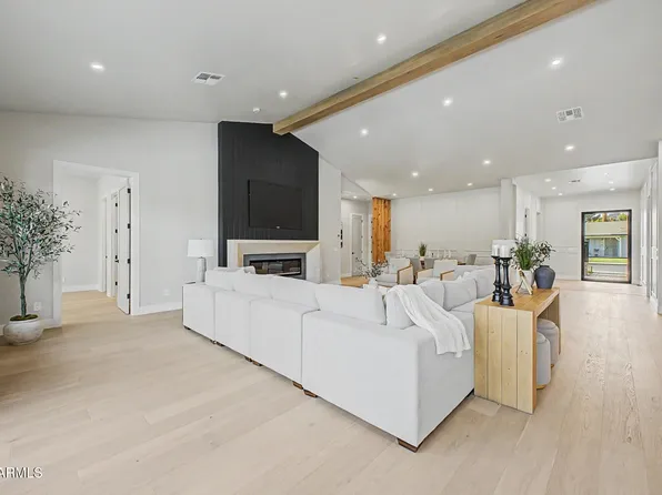 5145 E PINCHOT Avenue, Phoenix, AZ 85018