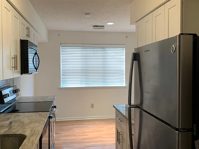 421 Cannon Ct — Photo 6