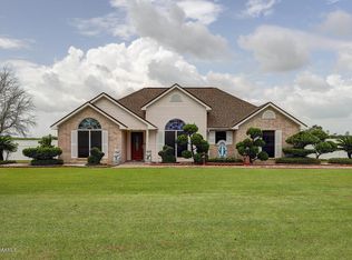3212 Cedarwood Dr, New Iberia, LA 70560