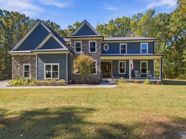 1590 Porter Rd, Burns, TN 37029