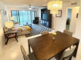 5121 Oak Hill Ln, Delray Beach, FL