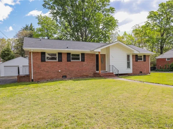 105 Homestead Dr, Colonial Heights, VA 23834