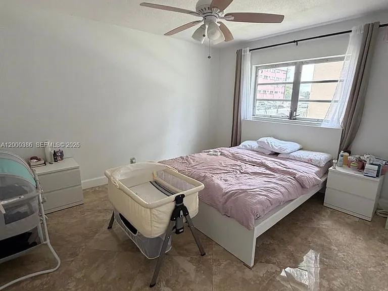 219 NE 14th Ave #101 — Photo 20