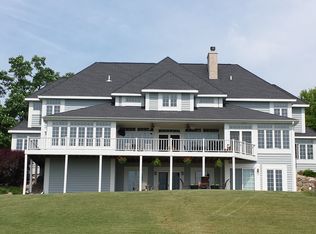 S52W29377 Ridgefield Rd, Waukesha, WI 53189