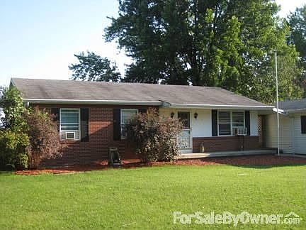 Mature trees, nicely landscaped yards