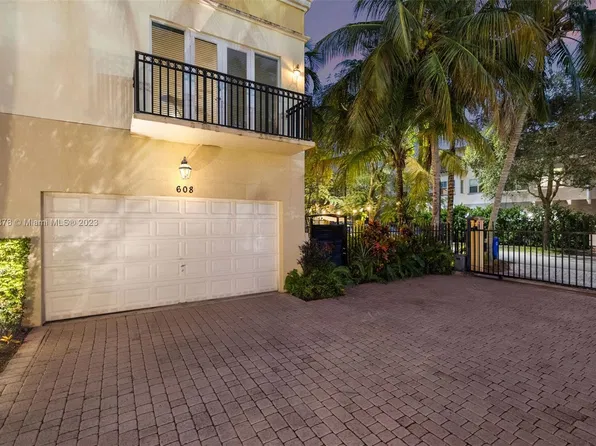 608 NE 11th Ave, Fort Lauderdale, FL 33304