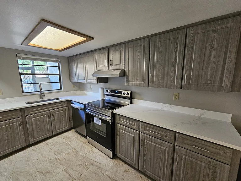 1880 N Crystal Lake Dr #24 — Photo 3