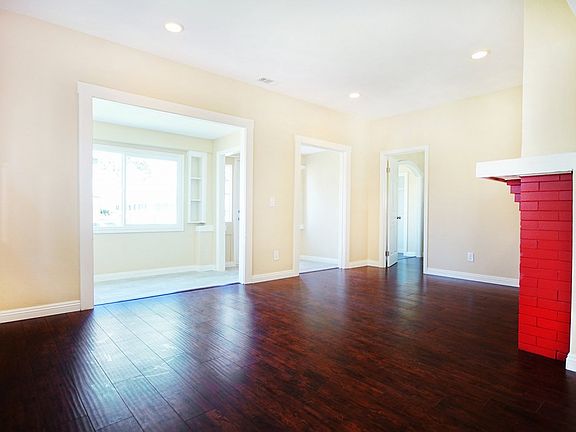 3rd image of 1476 W 47th St
