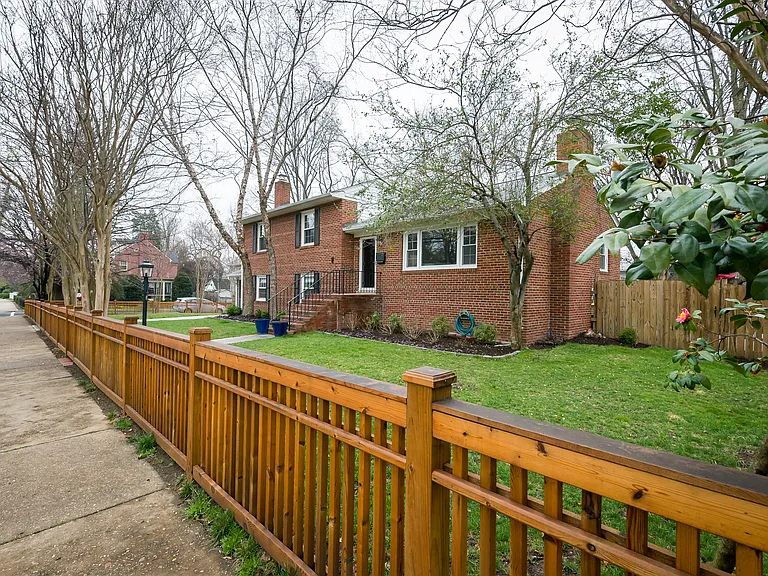 407 Russell Rd — Photo 69