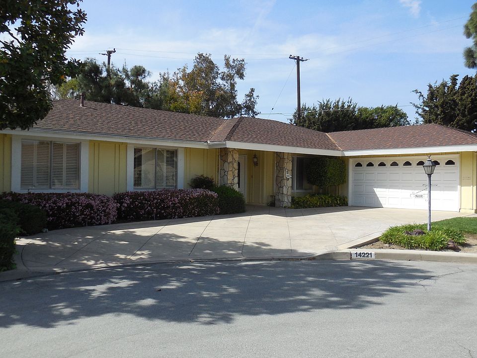 1st image of 14221 Wisteria Ln