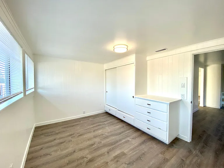 4457 Whitman Ave N — Photo 20