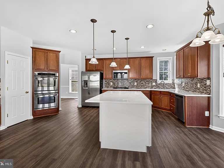 9036 Woodpecker Ct — Photo 23