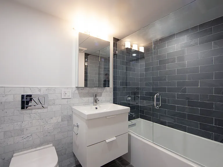 561 Driggs Ave #Penthouse 2 — Photo 6