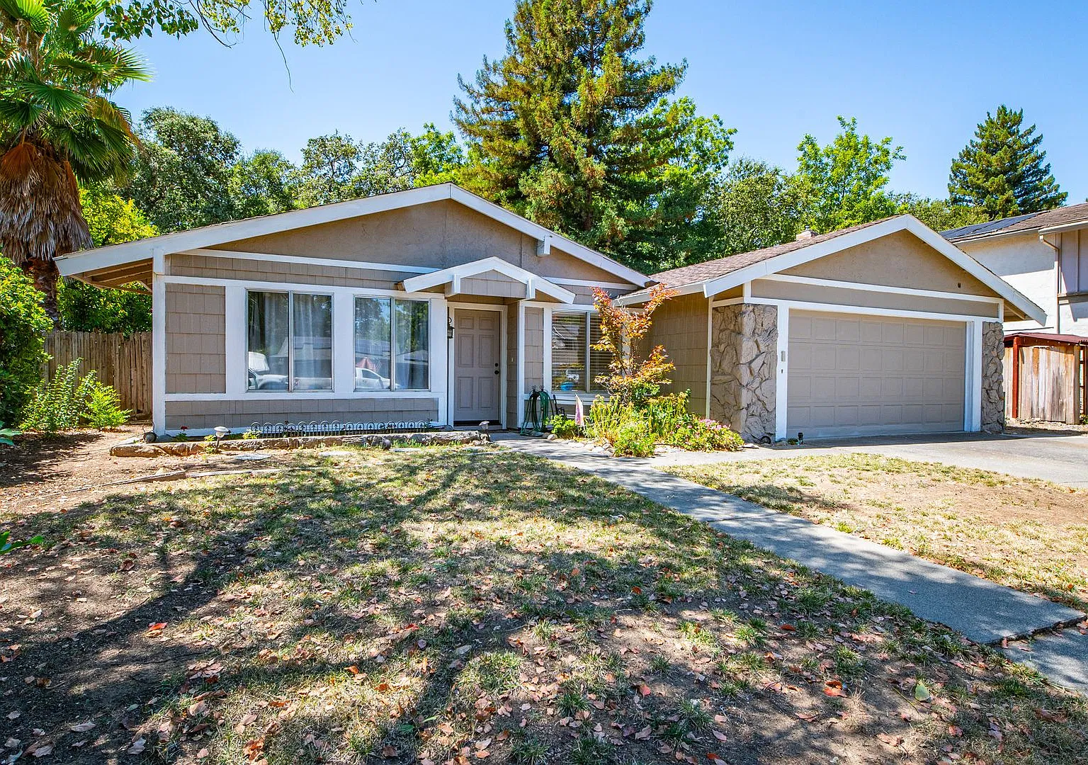 Spacious 4-Bedroom North Vacaville Home with Large Backyard — Photo 2