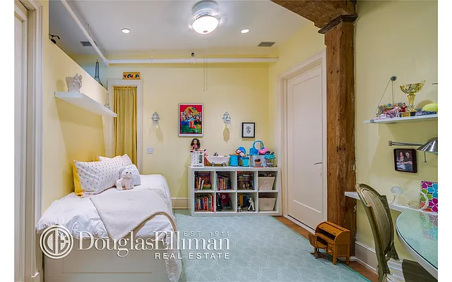Sold by Douglas Elliman | media 17