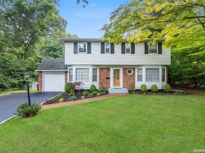 8 Albatross Lane, Smithtown, NY, 11787