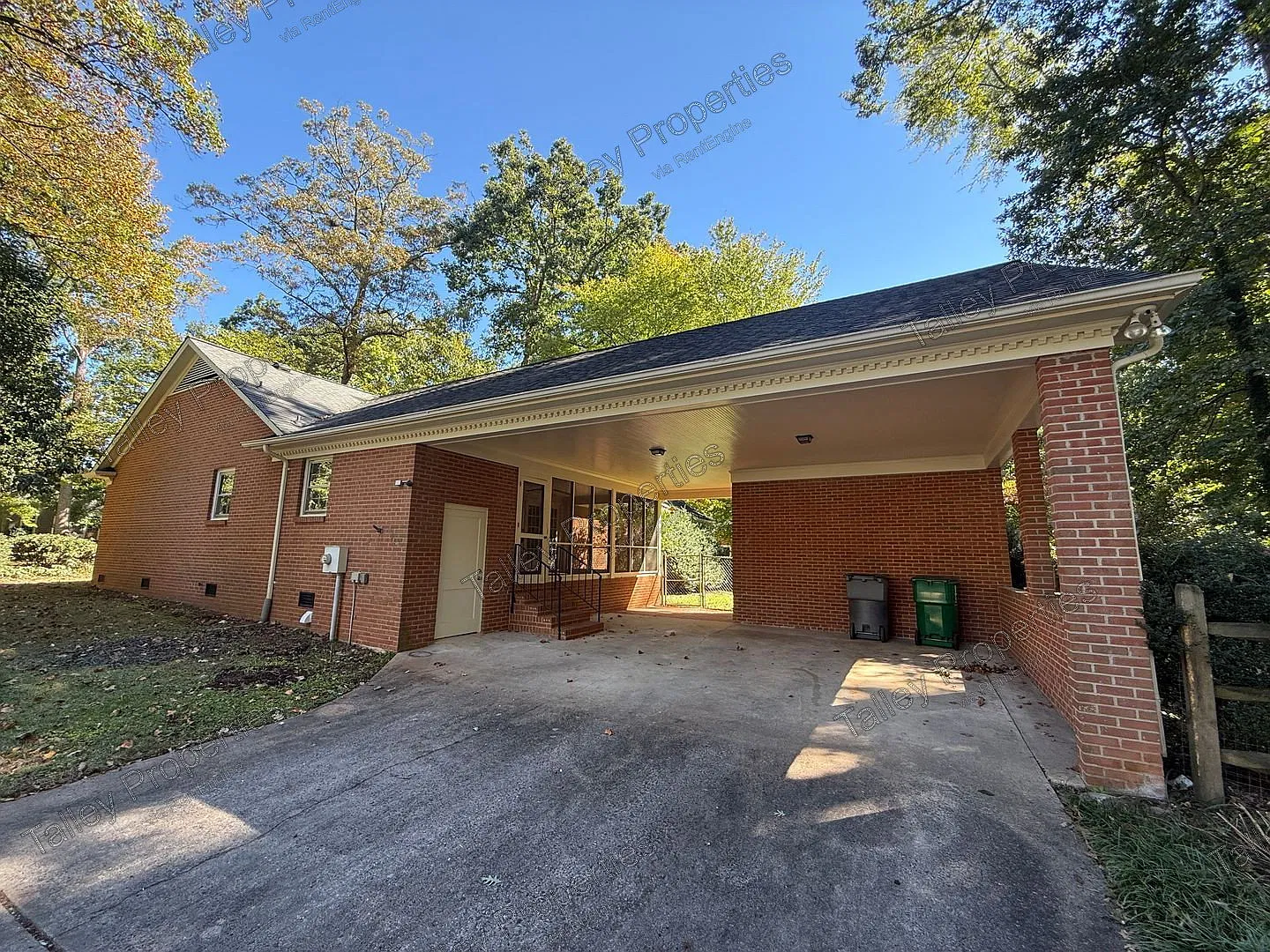 4 bed, 2.0 bath, 2114 sqft, $3,099 — Photo 2