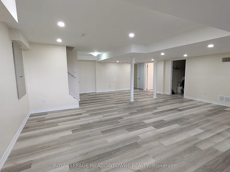 120 Morden Dr #LOWER — Photo 4
