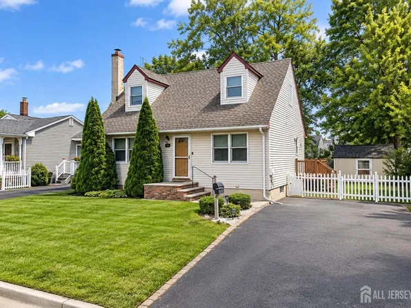129 S 20th Ave, Manville, NJ 08835