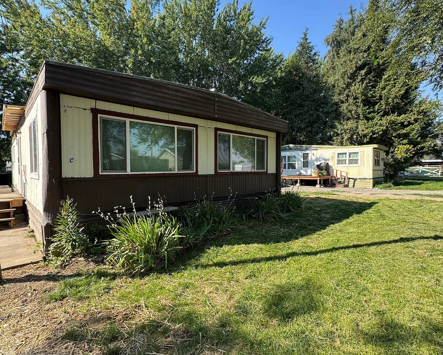 2713 S 34th Avenue — Photo 2