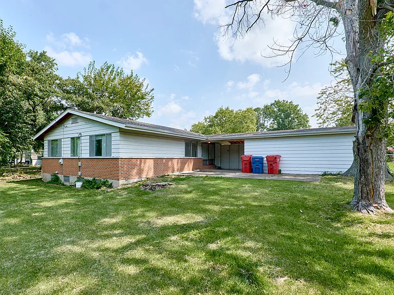1495 Tremont Dr — Photo 36