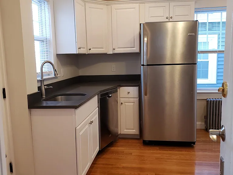 25 Bowers St #1 — Photo 6