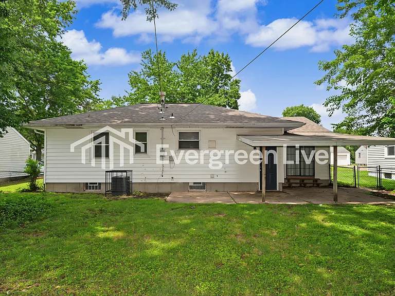 110 Saint Daniel Ln — Photo 3