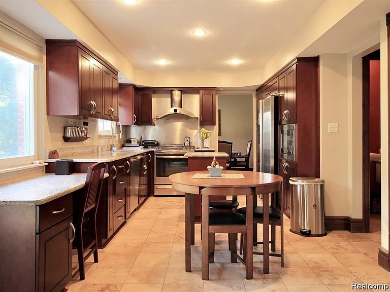 5363 English Dr — Photo 14