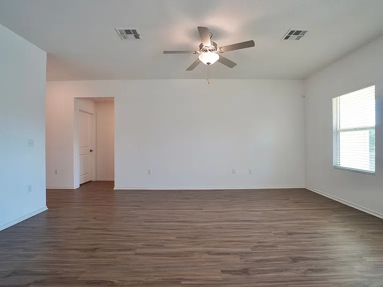 10709 Steinbeck Dr — Photo 7