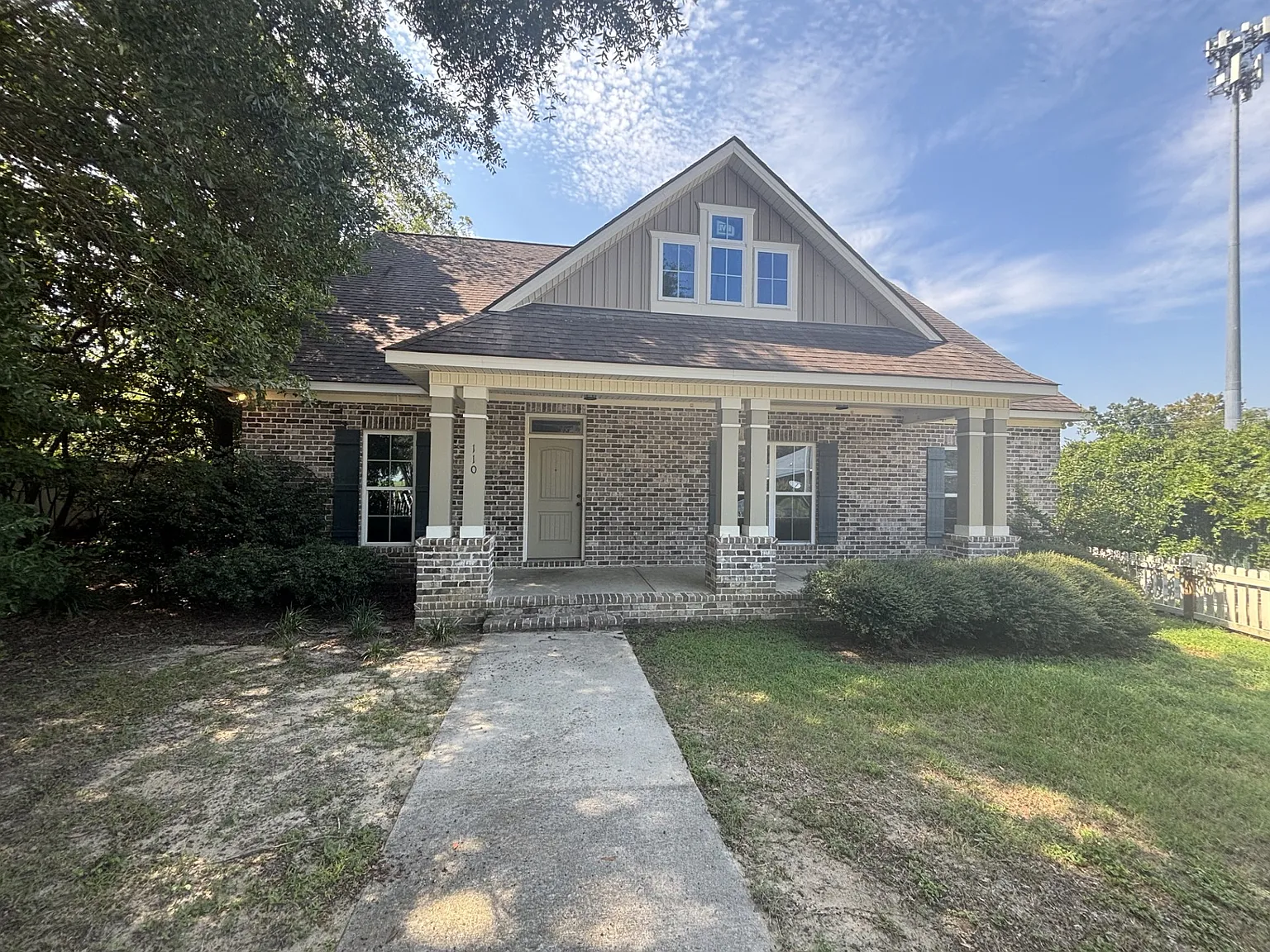 5 bed, 5.5 bath, 2237 sqft, $2,500 — Photo 1