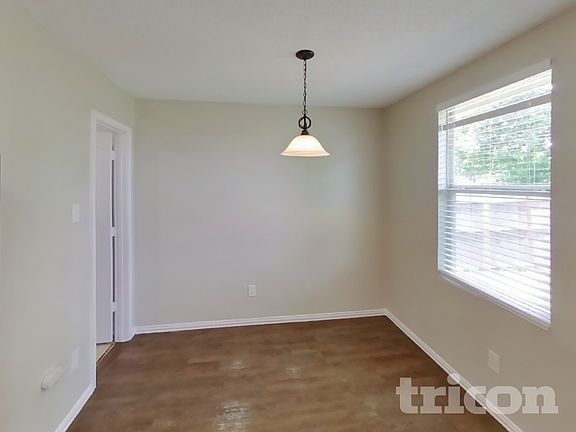 4th image of 105 Phlox Ln
