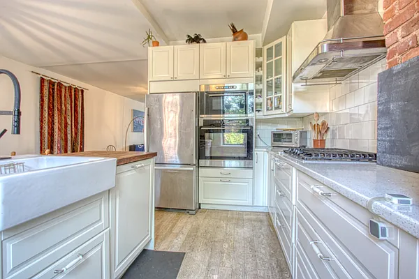 Sold by Douglas Elliman | media 4