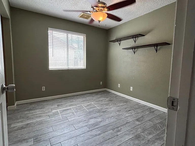 921 W Naranja Ave — Photo 12