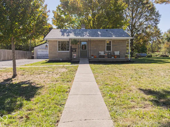 8141 Walnut St, Coatesville, IN 46121