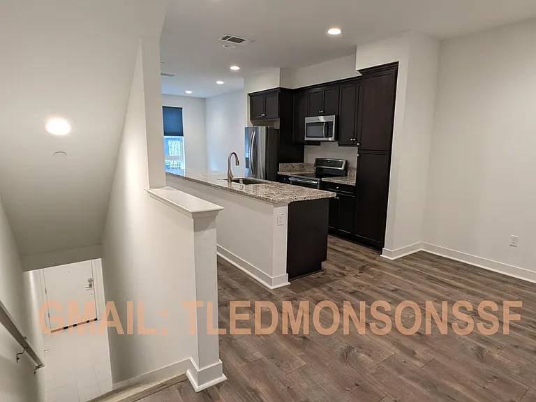 Edmonson Way — Photo 4