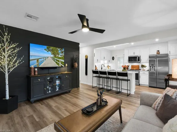 619 10th ST N, NAPLES, FL 34102