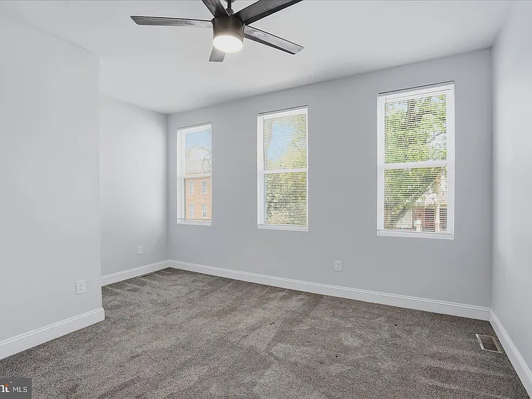 2605 Denison St — Photo 26